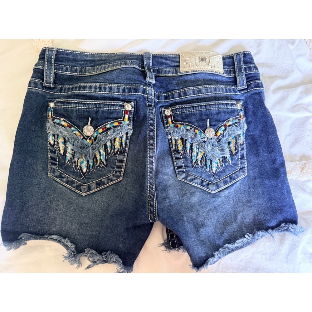 Miss Me Mid-Rise Denim Shorts Embroidered Feather Beaded Dark Wash Sz 30